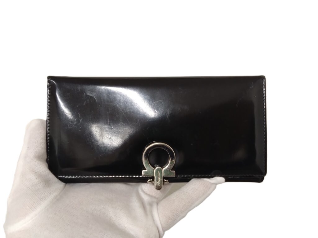 財布修理　フェラガモ　ガンチーニクリップ式   二つ折り   長財布　内張り交換 施工修理